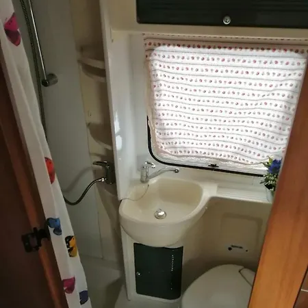 Kemp Autocaravana Fija En Parcela Ideal Para Surferos Lajares